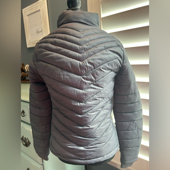 Gray puffer coat - Picture 4 of 8